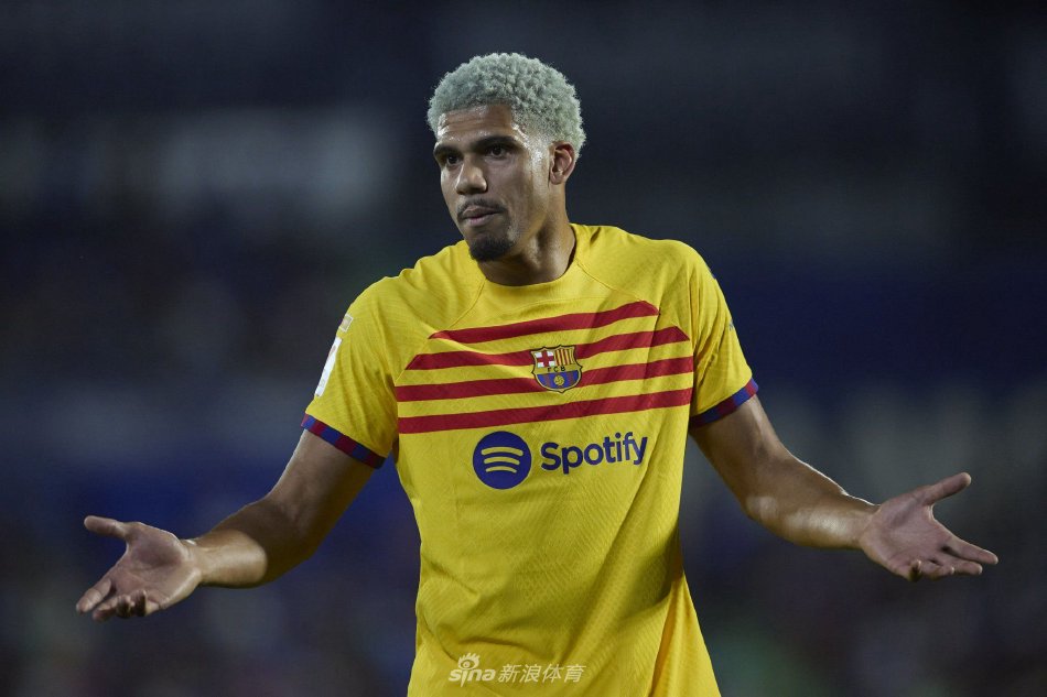 此役他揽下 此役他揽下