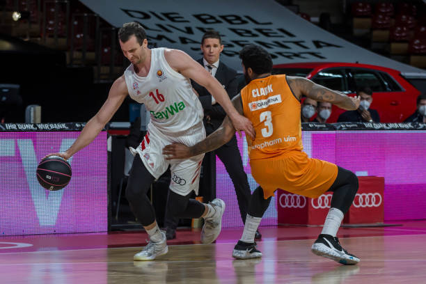 供了宝贵的 供了宝贵的